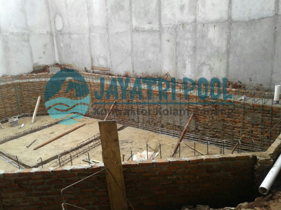 kolam renang yang dibuat oleh jayatri pool