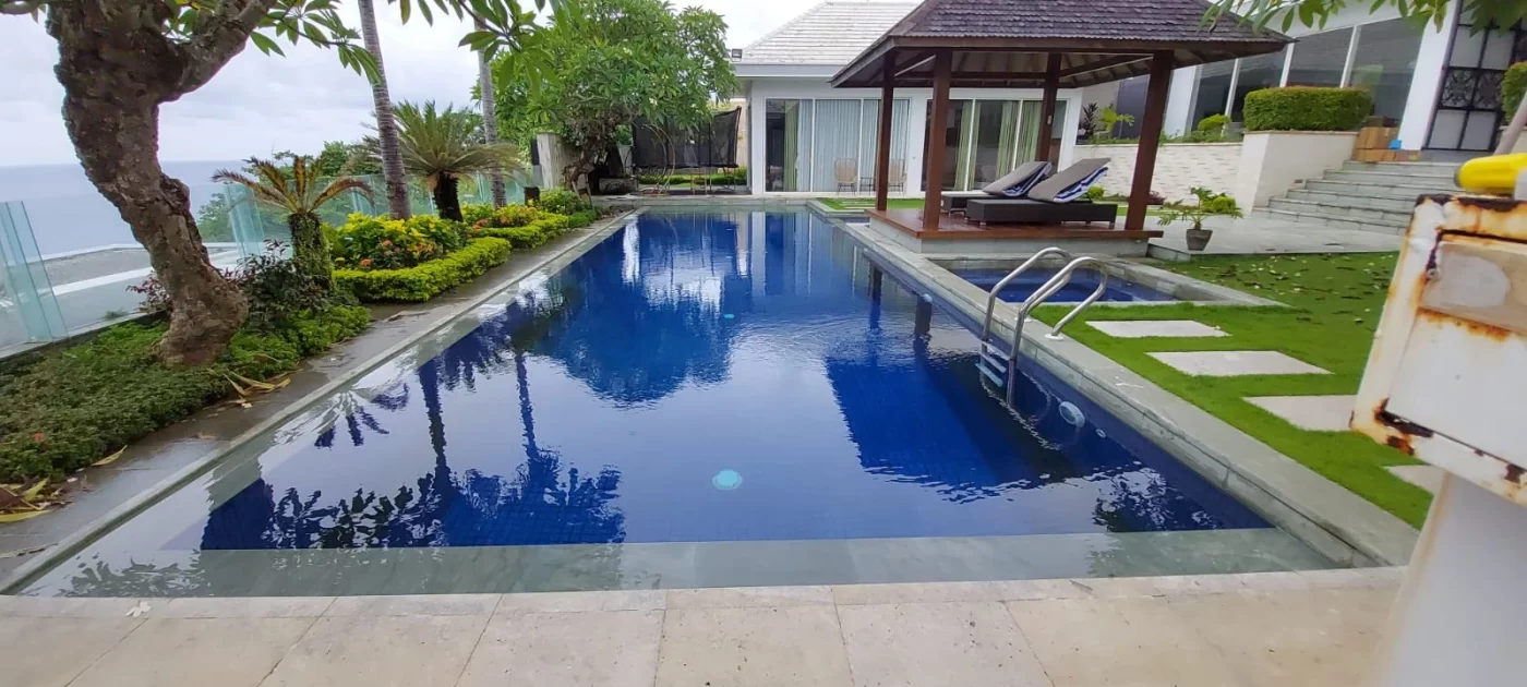 kontraktor kolam renang terpercaya.