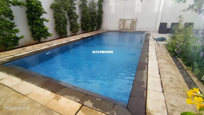 pembersihan-skimmer-kolam-renang